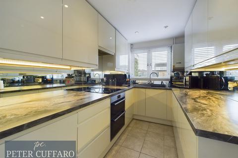 undefined, Champions Way, Hoddesdon EN11