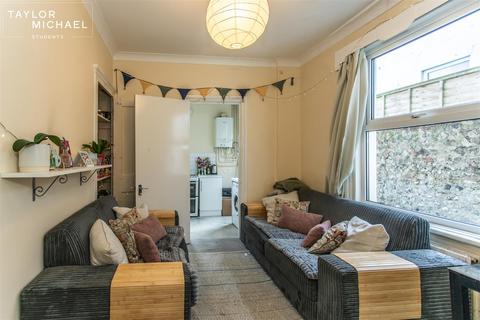 5 bedroom terraced house to rent, Whippingham Road, Brighton