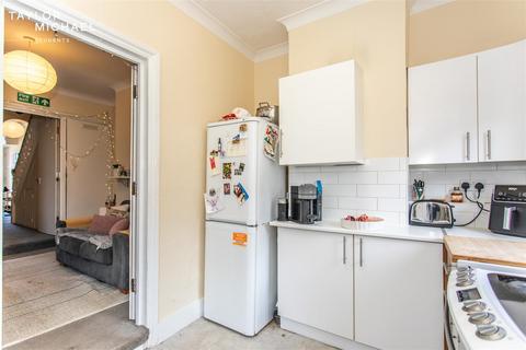 5 bedroom terraced house to rent, Whippingham Road, Brighton