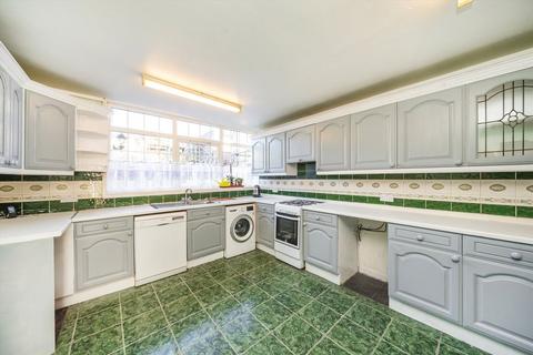 4 bedroom terraced house to rent, Prague Place, London SW2