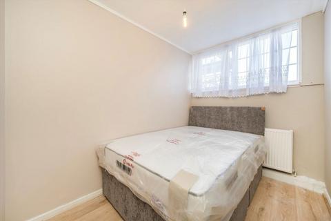 4 bedroom terraced house to rent, Prague Place, London SW2