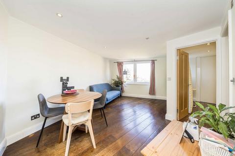 1 bedroom flat to rent, St Quintin Gardens, London W10