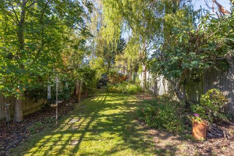 5 bedroom semi-detached house for sale, Calton Avenue, London, SE21