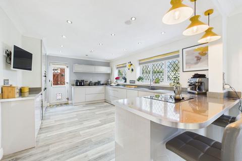 4 bedroom detached house for sale, Apsley Way, Worthing, BN13