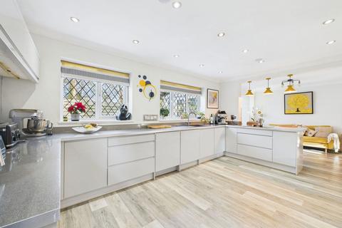 4 bedroom detached house for sale, Apsley Way, Worthing, BN13