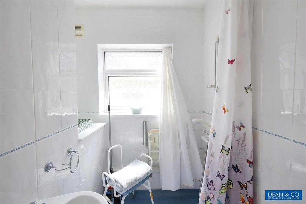 Wet room (formerly bathroom)