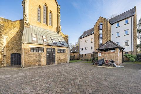 Cloister Close, Teddington