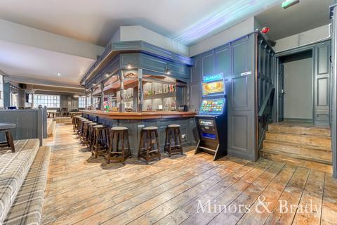 undefined, Allen's Bar, NR30