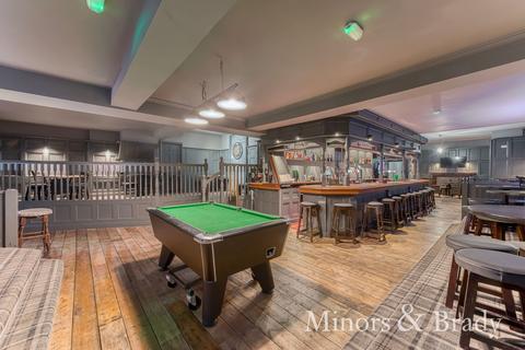 undefined, Allen's Bar, NR30