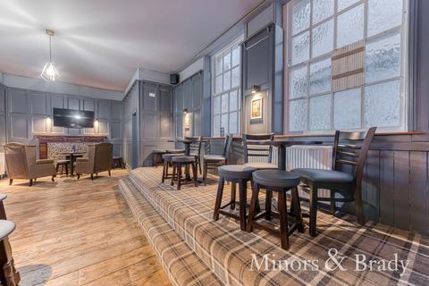 undefined, Allen's Bar, NR30