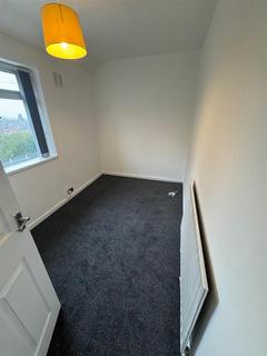 3 bedroom semi-detached house to rent, Sandfield Road, West Bromwich