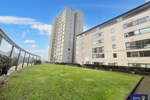 2 bedroom flat to rent, Vega house, Cardiff CF10