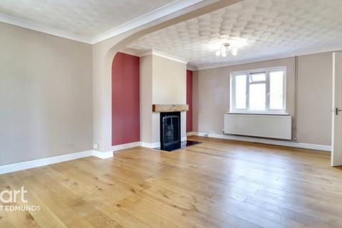 3 bedroom terraced house to rent, Daisy Green, BURY ST EDMUNDS