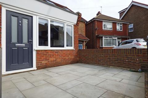 Studio to rent, Cyprus Road, Burgess Hill, RH15