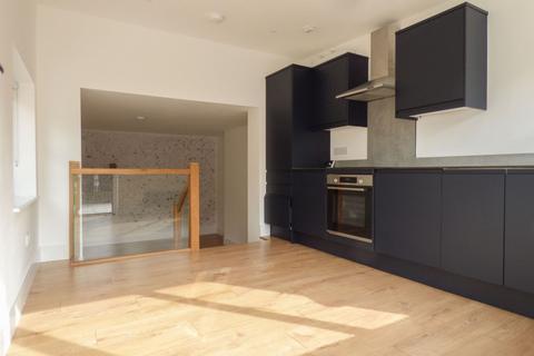 Studio to rent, Cyprus Road, Burgess Hill, RH15