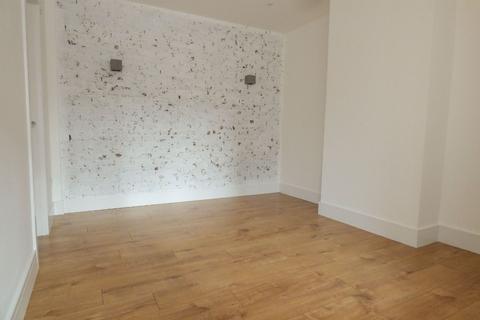 Studio to rent, Cyprus Road, Burgess Hill, RH15