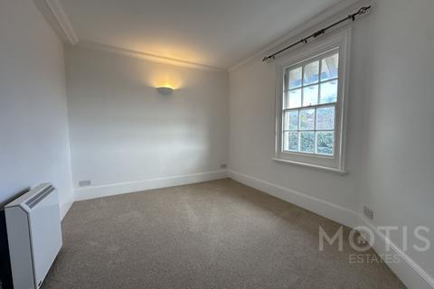2 bedroom flat to rent, Seabrook Road, Hythe, CT21