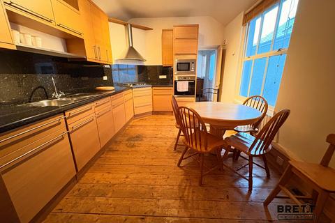 2 bedroom terraced house to rent, 5 Argyle Street, Pembroke Dock, Pembrokeshire. SA72 6HL