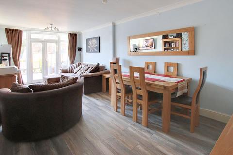 4 bedroom semi-detached house for sale, West Way, Shirley