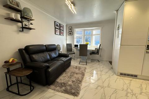 2 bedroom bungalow for sale, Duddon Close, West End, Southampton