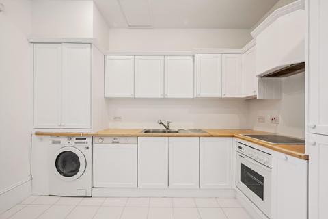 2 bedroom flat to rent, Ennismore Gardens, London, SW7