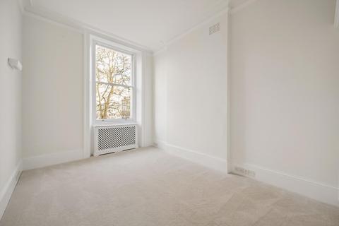 2 bedroom flat to rent, Ennismore Gardens, London, SW7