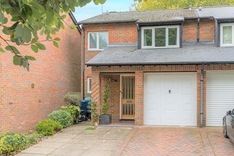 Walnut Close, Great Missenden HP16