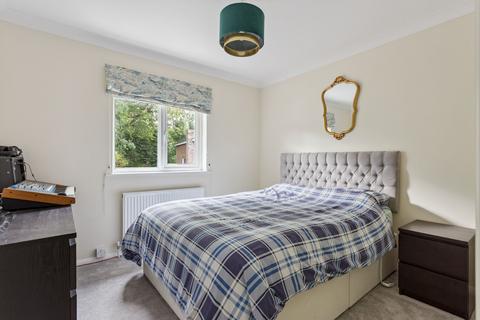 3 bedroom semi-detached house for sale, Walnut Close, Great Missenden HP16