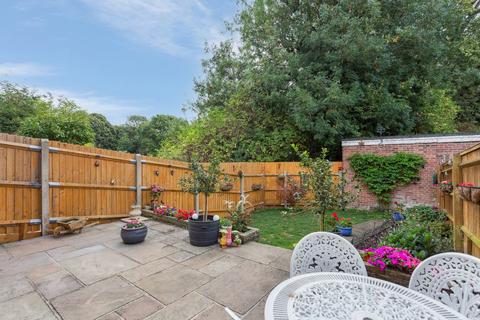 undefined, Walnut Close, Great Missenden HP16