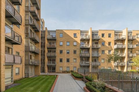 1 bedroom flat to rent, Cassilis Road, London E14