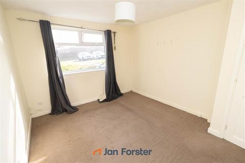 2 bedroom ground floor flat for sale, Skelton Court, Newcastle Upon Tyne