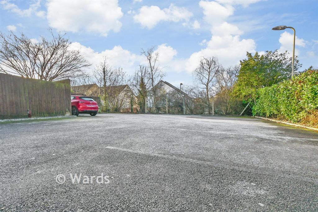 Driveway/Parking