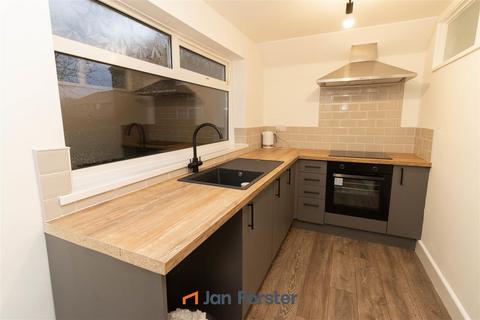 2 bedroom ground floor flat to rent, Bodmin Close, Wallsend