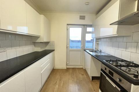 undefined, High Road, Chadwell Heath