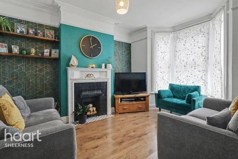 3 bedroom terraced house for sale, Alma Road, Kent