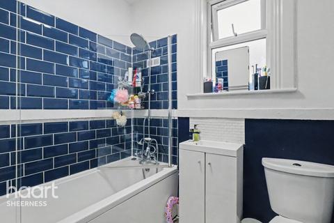 3 bedroom terraced house for sale, Alma Road, Kent