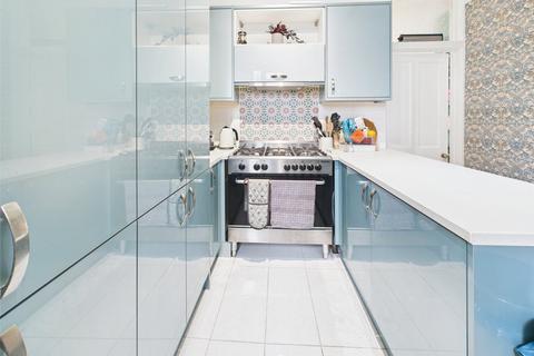 1 bedroom apartment to rent, Heath Road, Twickenham