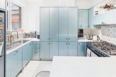 1 bedroom apartment to rent, Heath Road, Twickenham