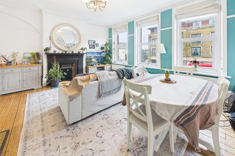 1 bedroom apartment to rent, Heath Road, Twickenham