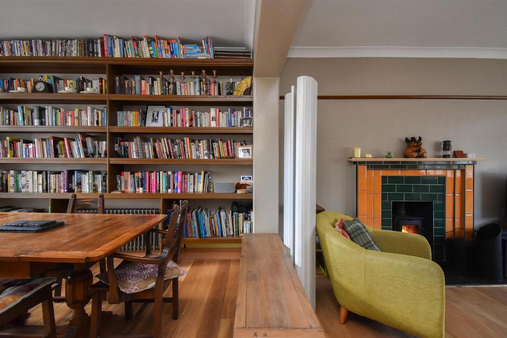 Living room/dining room