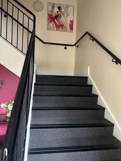 2 bedroom flat to rent, Moorlands Edge, Huddersfield HD3