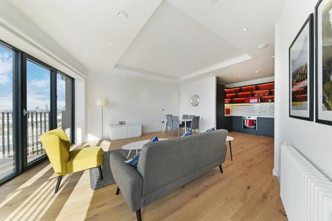 3 bedroom apartment to rent, Modena House, London City Island, London, E14