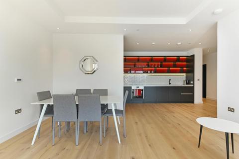 3 bedroom apartment to rent, Modena House, London City Island, London, E14