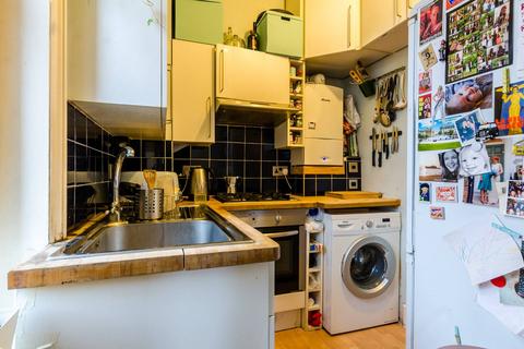 2 bedroom flat to rent, Coldharbour Lane, Camberwell, London, SE5