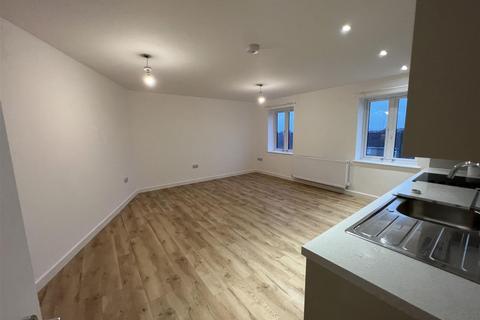 2 bedroom flat to rent, Beaufort Road, Staple Hill, BS16