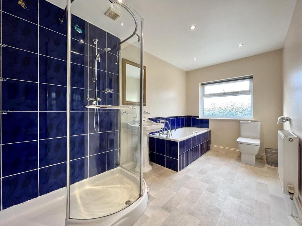 Bedroom 1 En Suite