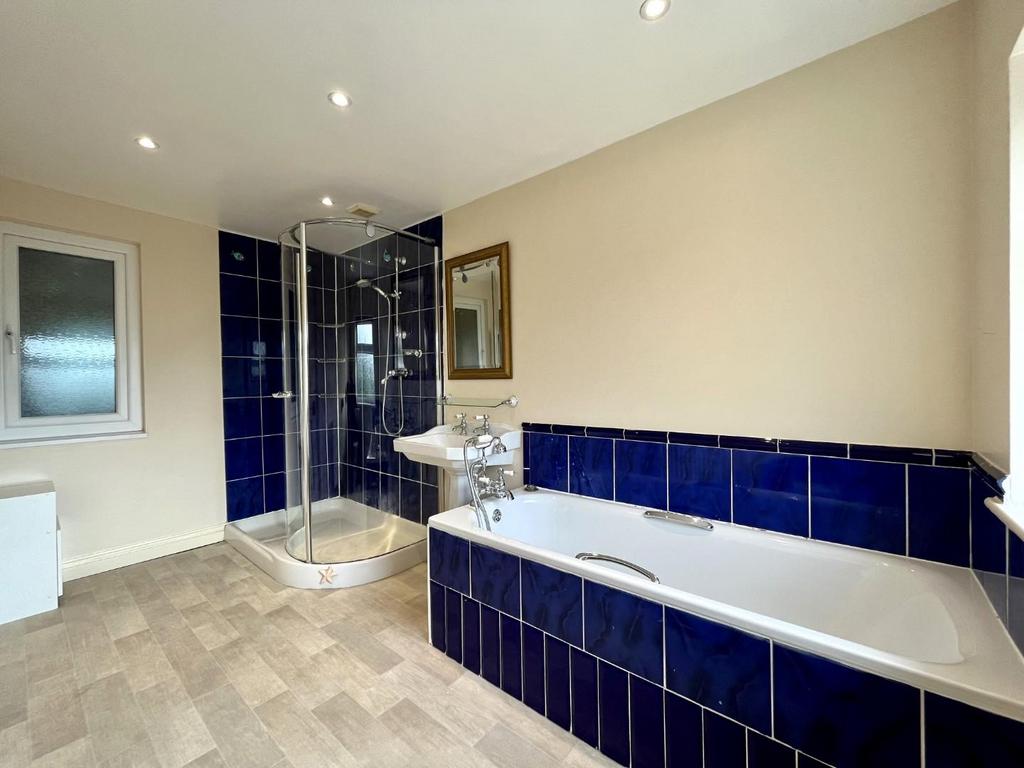 Bedroom 1 En Suite Aspect 2