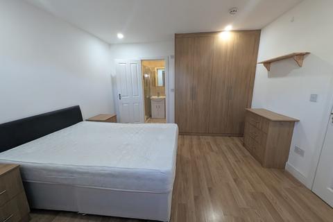 undefined, Room 5, Hayes, UB2