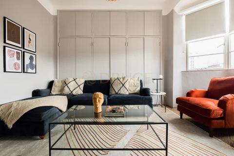 4 bedroom flat to rent, Charlotte Street, W1T