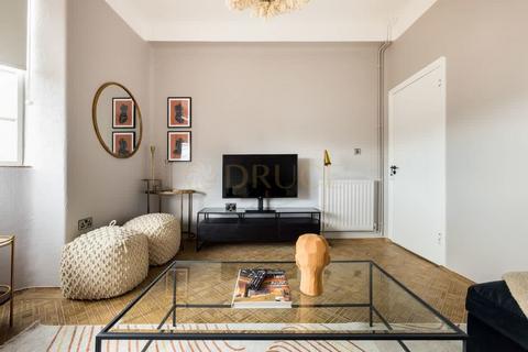 4 bedroom flat to rent, Charlotte Street, W1T